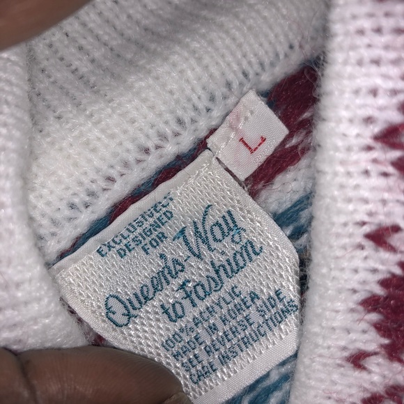 Boho Vintage Aztec print sweater with neck buttons - Picture 8 of 8